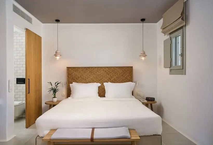 プールビューのクラシックルーム, Adorno Beach Hotel And Suites