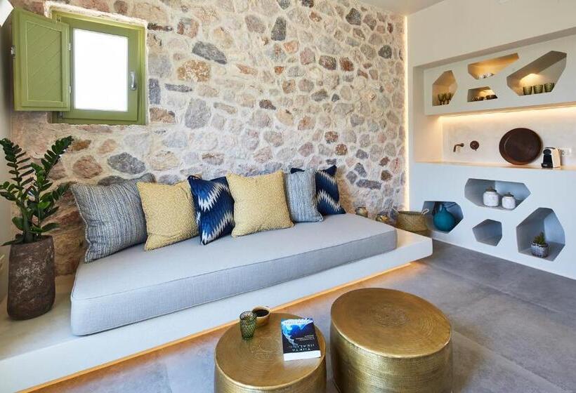 جناح سوبيريور مطل علي البحر, Aeon Suites  Adults Only