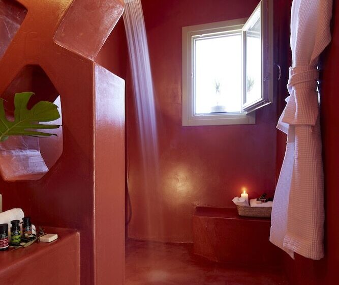 جناح جونيور مطلّ علي البحر, Aeon Suites  Adults Only