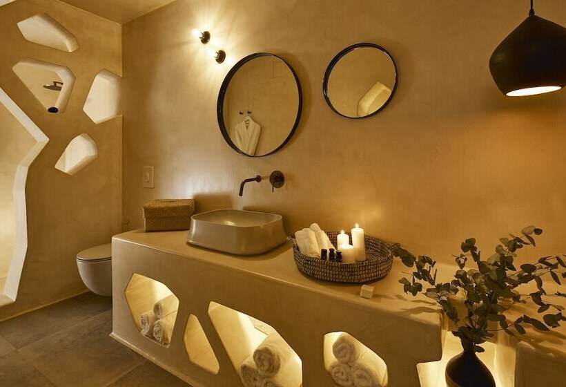 جناح سوبيريور مطل علي البحر, Aeon Suites  Adults Only