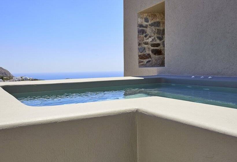 جناح جونيور مطلّ علي البحر, Aeon Suites  Adults Only
