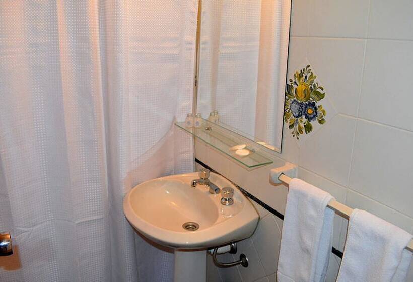 غرفة قياسية ثلاثية, Express