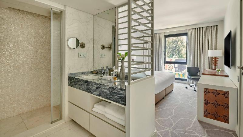 Номер Стандарт с Балконом, Hyatt Regency Addis Ababa