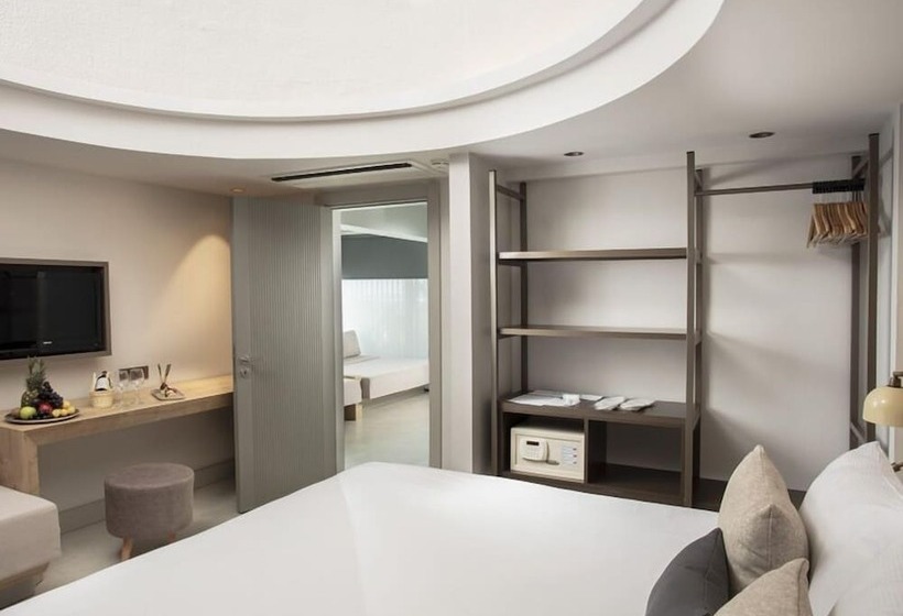 Family Suite, Paloma Orenda