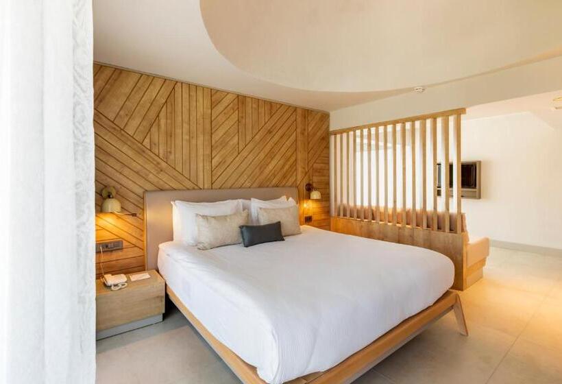 סוויטת ג'וניור פנימית, Paloma Orenda