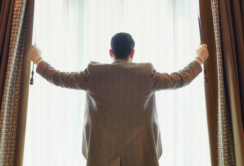 سوئیت سلطنتی 2 خوابه, The St. Regis Cairo