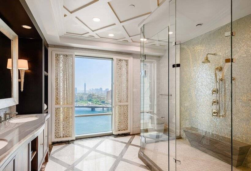 سوئیت سلطنتی 2 خوابه, The St. Regis Cairo