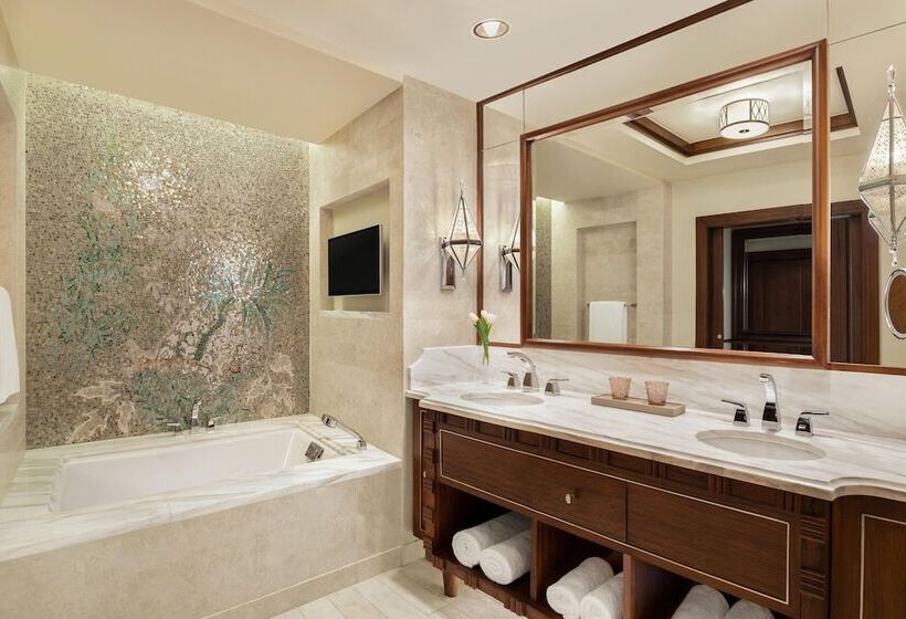 سوئیت با چشم‌انداز, The St. Regis Cairo