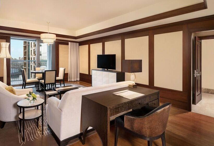 سوئیت با چشم‌انداز, The St. Regis Cairo