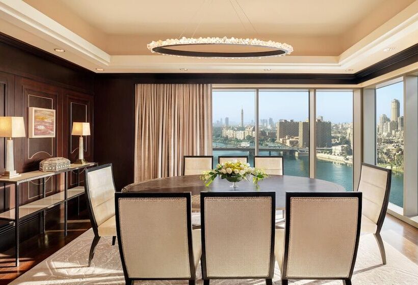 سوئیت سلطنتی 2 خوابه, The St. Regis Cairo