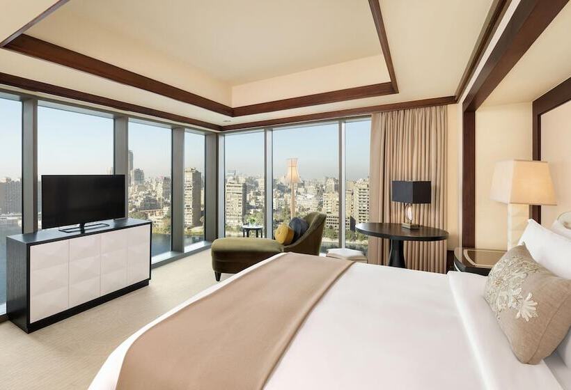 سوئیت با چشم‌انداز, The St. Regis Cairo