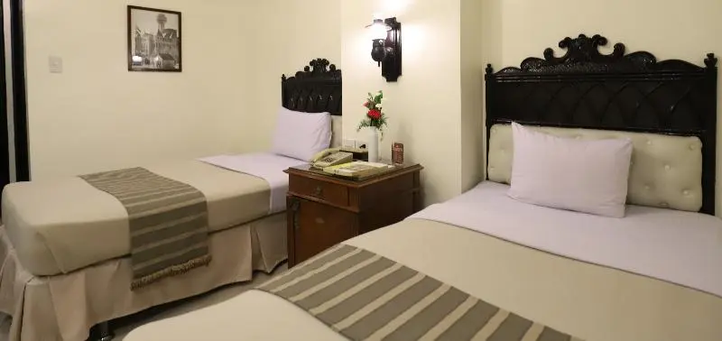 デラックスルーム, Zen Rooms Camelot Hotel Qc