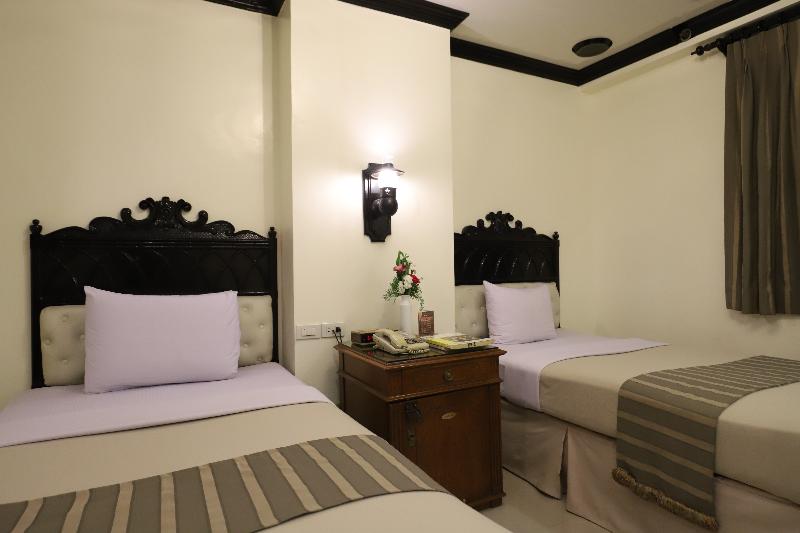 디럭스 룸, Zen Rooms Camelot Hotel Qc