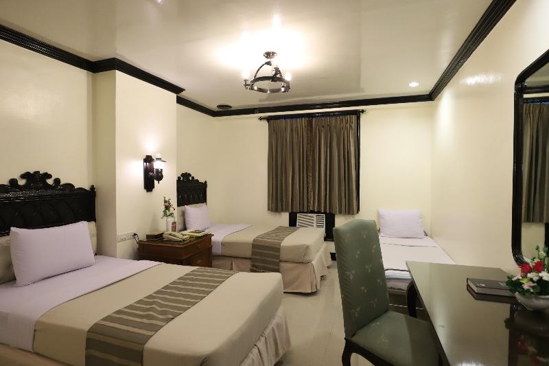디럭스 룸, Zen Rooms Camelot Hotel Qc