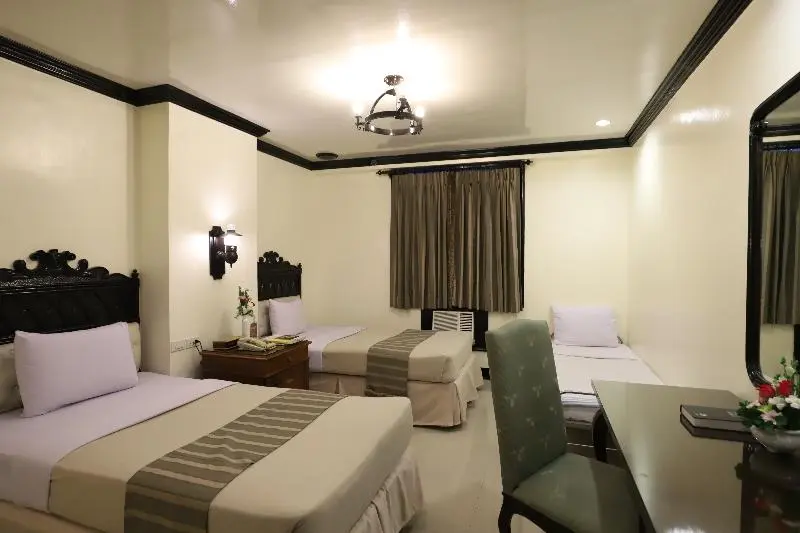 デラックスルーム, Zen Rooms Camelot Hotel Qc