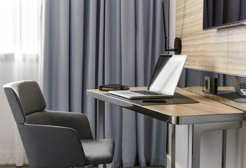 اتاق استاندارد با چشمانداز شهر, Novotel Sharjah Expo Centre