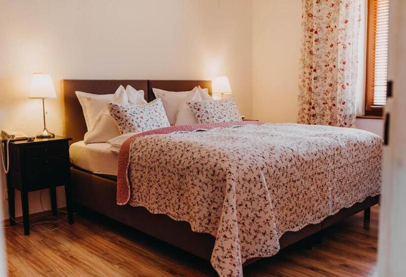 스탠다드 트리플 룸, Penzion Veza