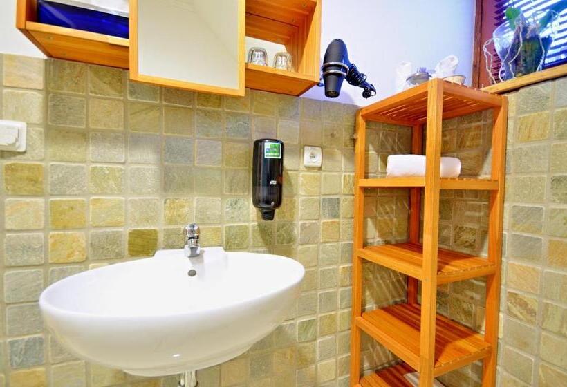 스탠다드 트리플 룸, Penzion Veza