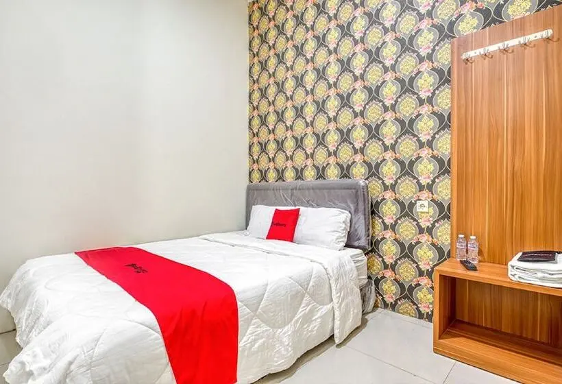 Habitació Estàndard, Reddoorz @ Rungkut