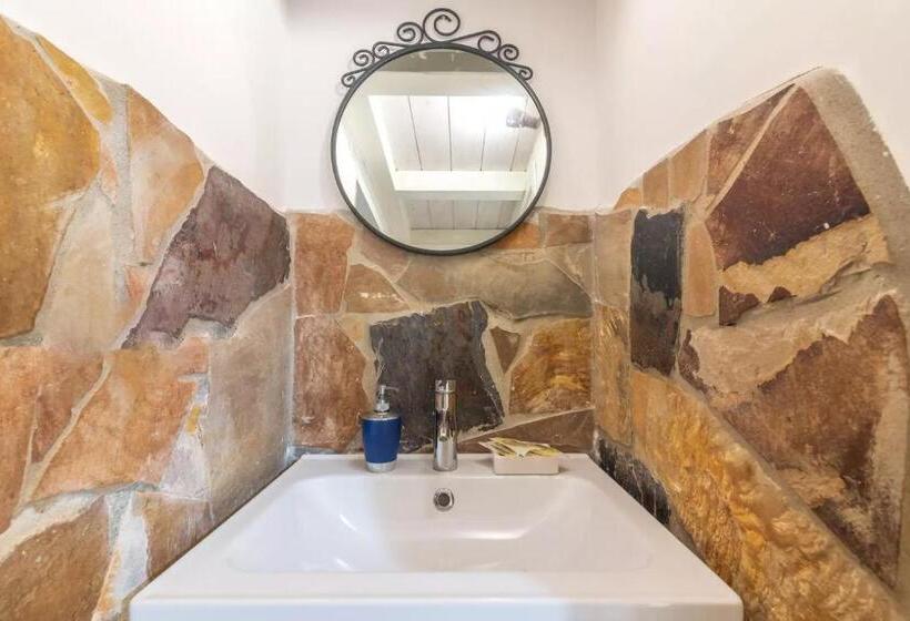 חדר סטנדרט, A'storia