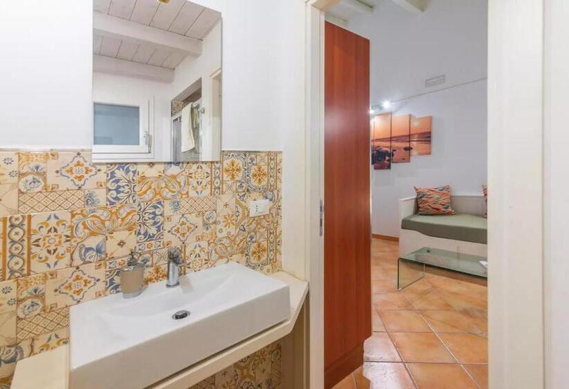 חדר סטודיו סטנדרד, A'storia