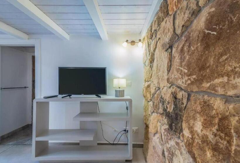 חדר סטנדרט, A'storia