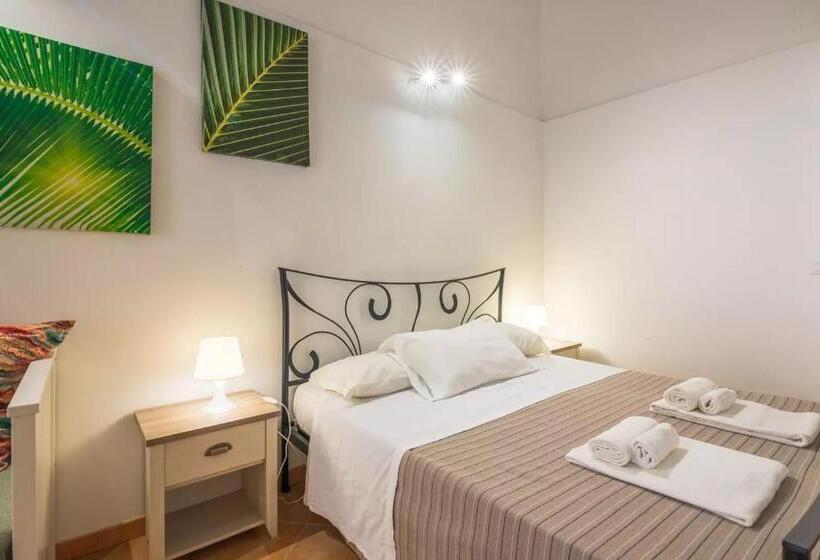 חדר סטודיו סטנדרד, A'storia