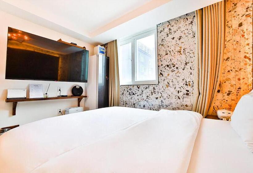 Quarto deluxe, February Tongyeong Jukrim