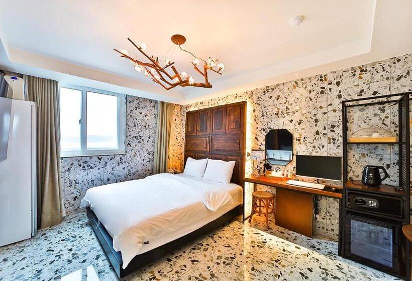 Quarto deluxe, February Tongyeong Jukrim