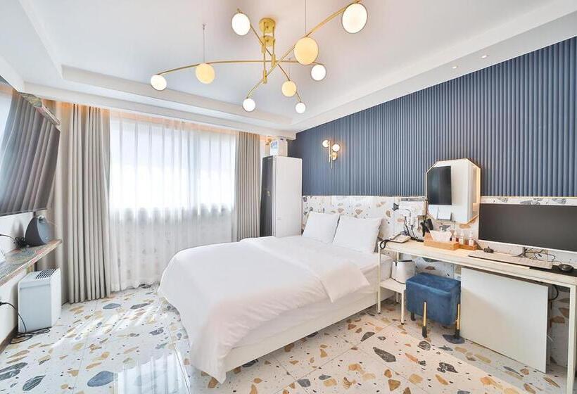 Quarto deluxe, February Tongyeong Jukrim