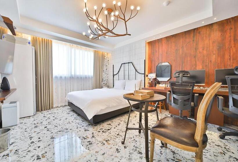 Suite, February Tongyeong Jukrim