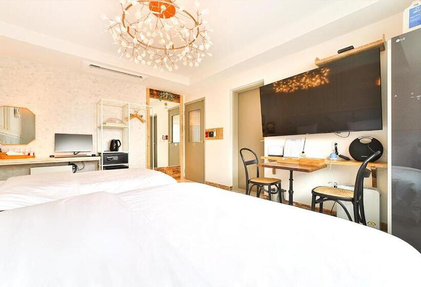 Suite Familiar, February Tongyeong Jukrim