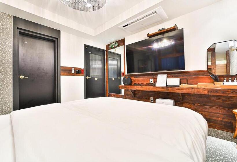 Suite, February Tongyeong Jukrim