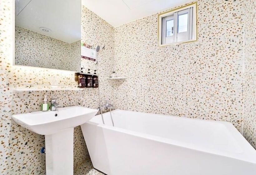 Quarto deluxe, February Tongyeong Jukrim