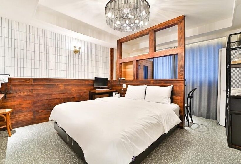 Suite, February Tongyeong Jukrim