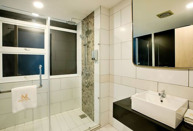 Президентский Люкс, Mtree Hotel Nilai