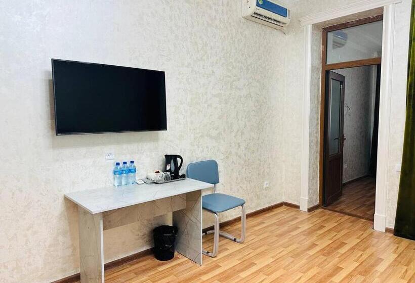 Family Room, Art Apart