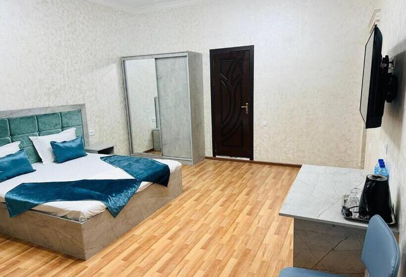 Family Room, Art Apart