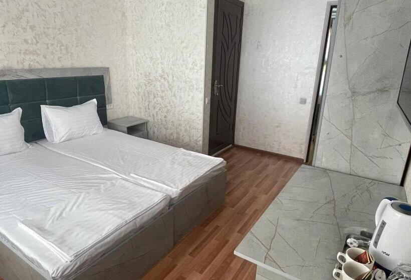 Habitació Estàndard, Art Apart