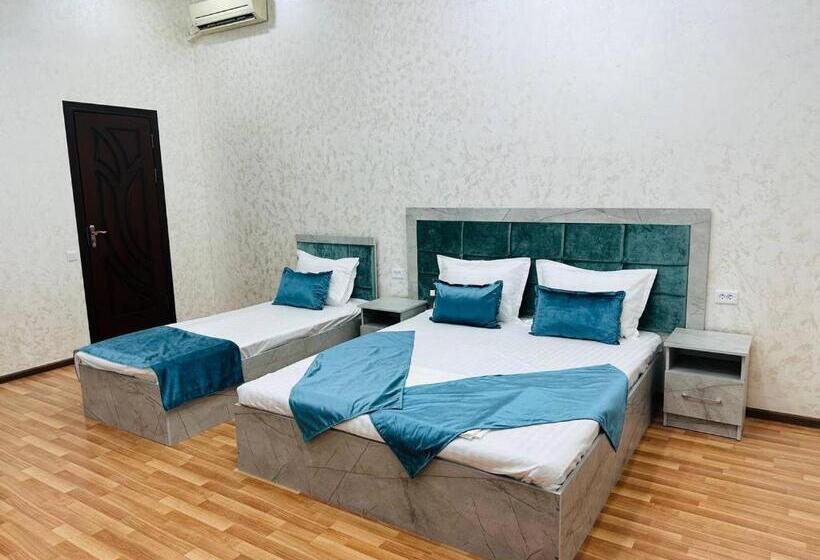 Habitació Triple Estàndard, Art Apart