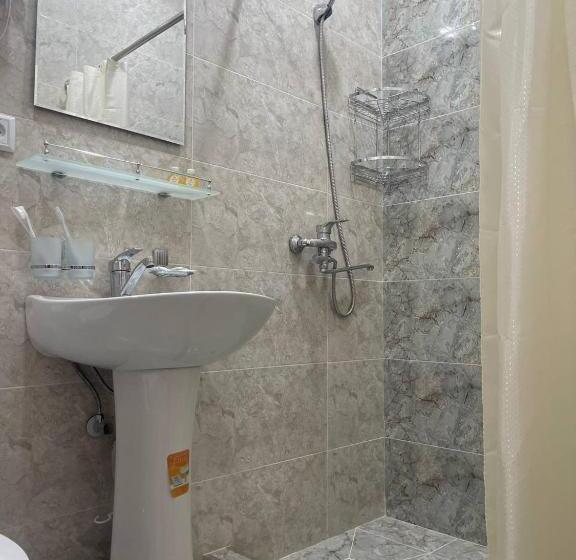 Family Room, Art Apart