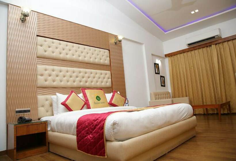 Королевский Номер, Hunky Dory Resort