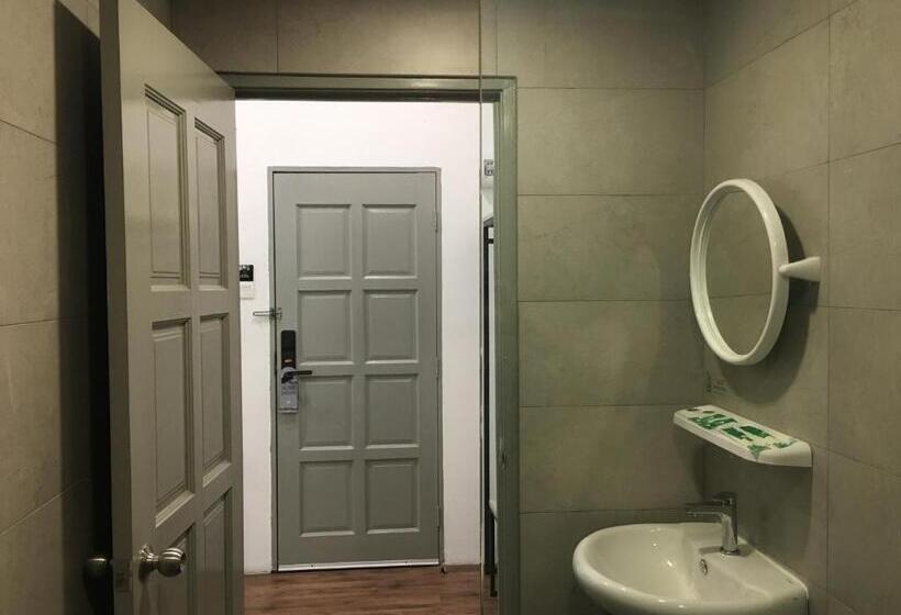 スタンダードルーム, The Wood Boutique