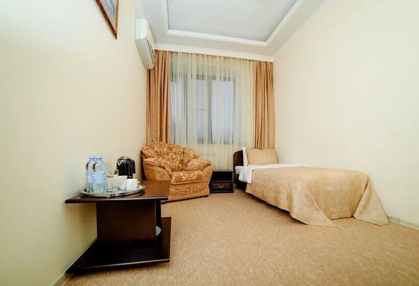 اتاق استاندارد یک نفره, Versailles