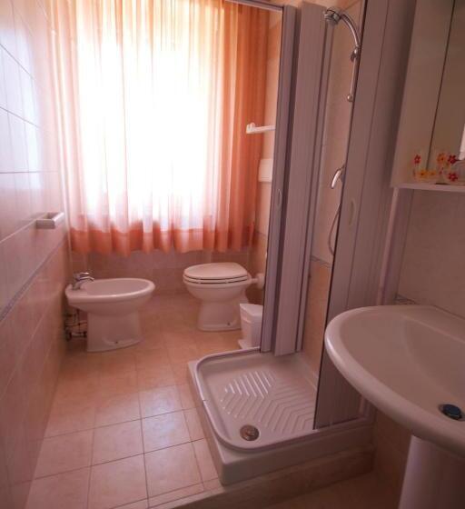 اتاق استاندارد یک نفره, B&b Santa Gilla