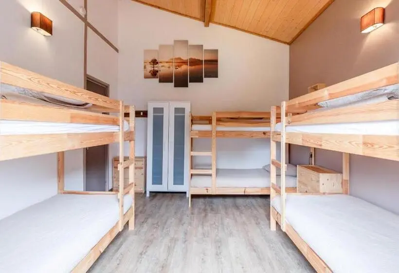تختخواب در اتاق مشترک, Wood N Sea Surf Lodge Auberge De Jeunesse