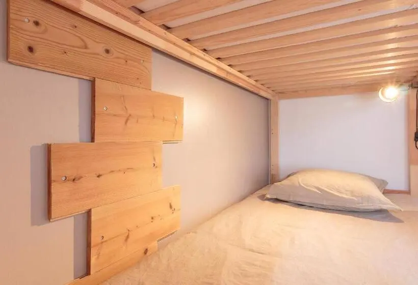 تختخواب در اتاق مشترک, Wood N Sea Surf Lodge Auberge De Jeunesse