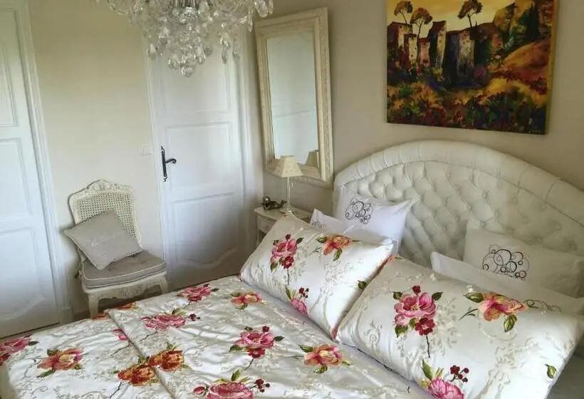 اتاق استاندارد با چشم‌انداز باغ, La Bergerie B&b