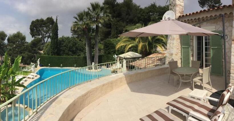 اتاق استاندارد با تخت بزرگ, La Bergerie B&b