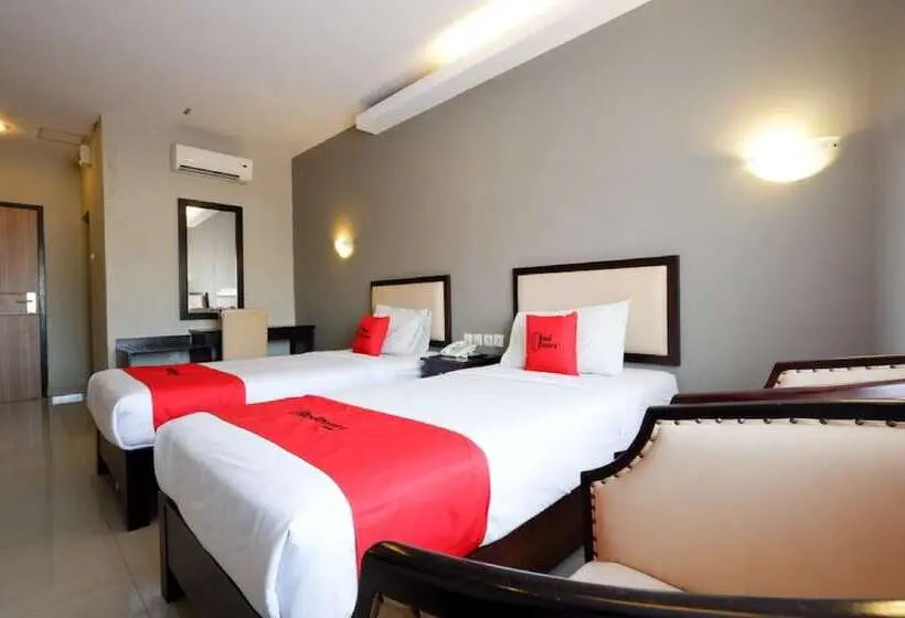 Camera Deluxe, Reddoorz Plus @ Singosari Raya